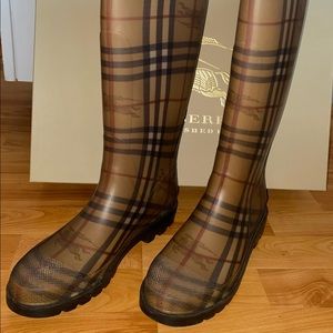 Burberry Lisson  rain boots